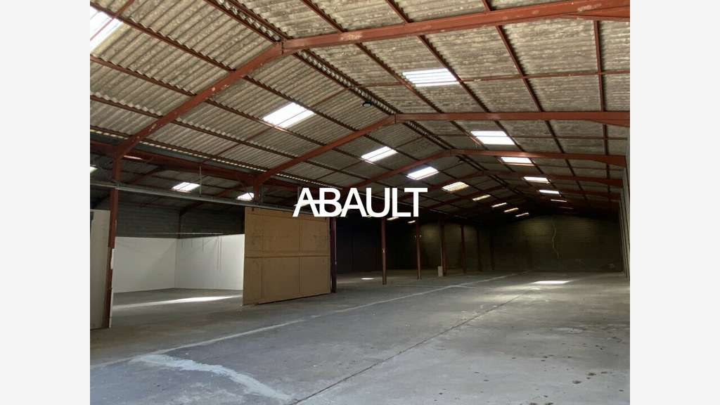 Local d'activité 1200m² à louer à Saint-Alban