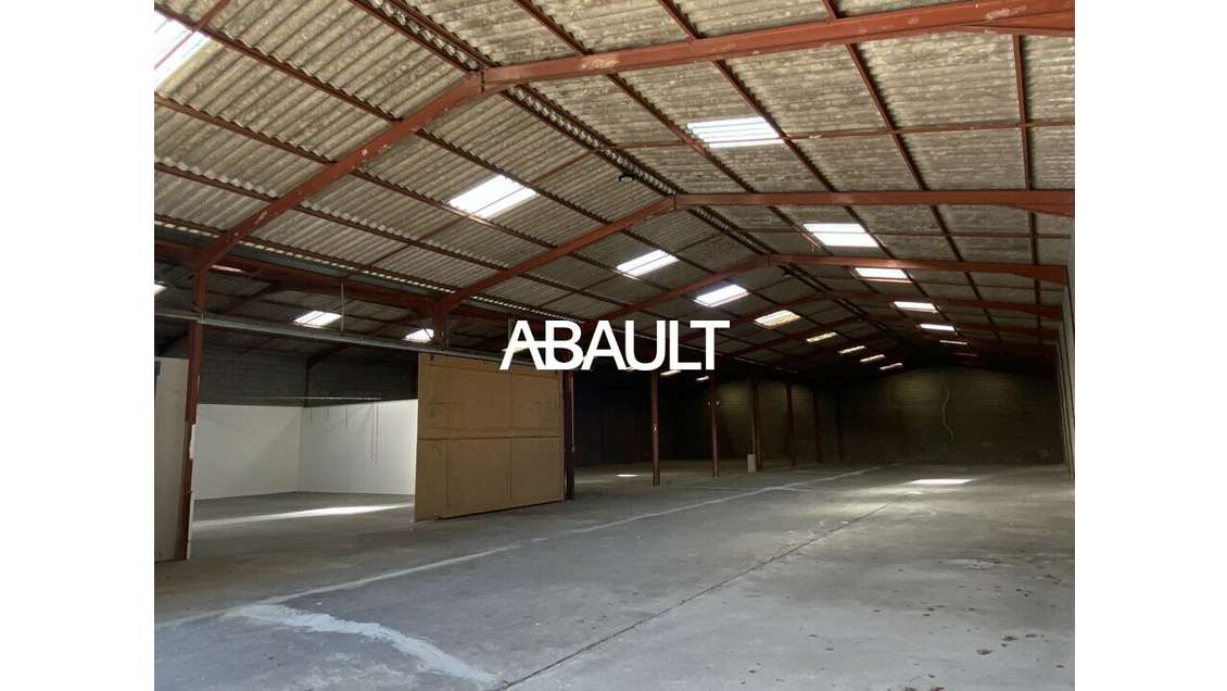 Local d'activité 1200m² à louer à Saint-Alban