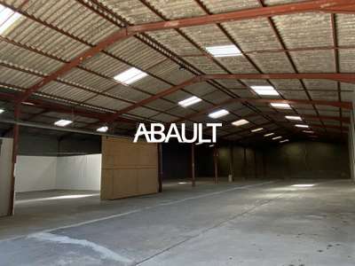 Local d'activité 1200m² à louer à Saint-Alban