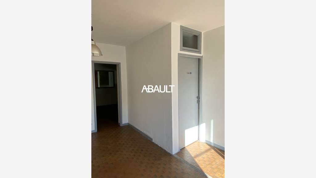 Local d'activité 1200m² à louer à Saint-Alban