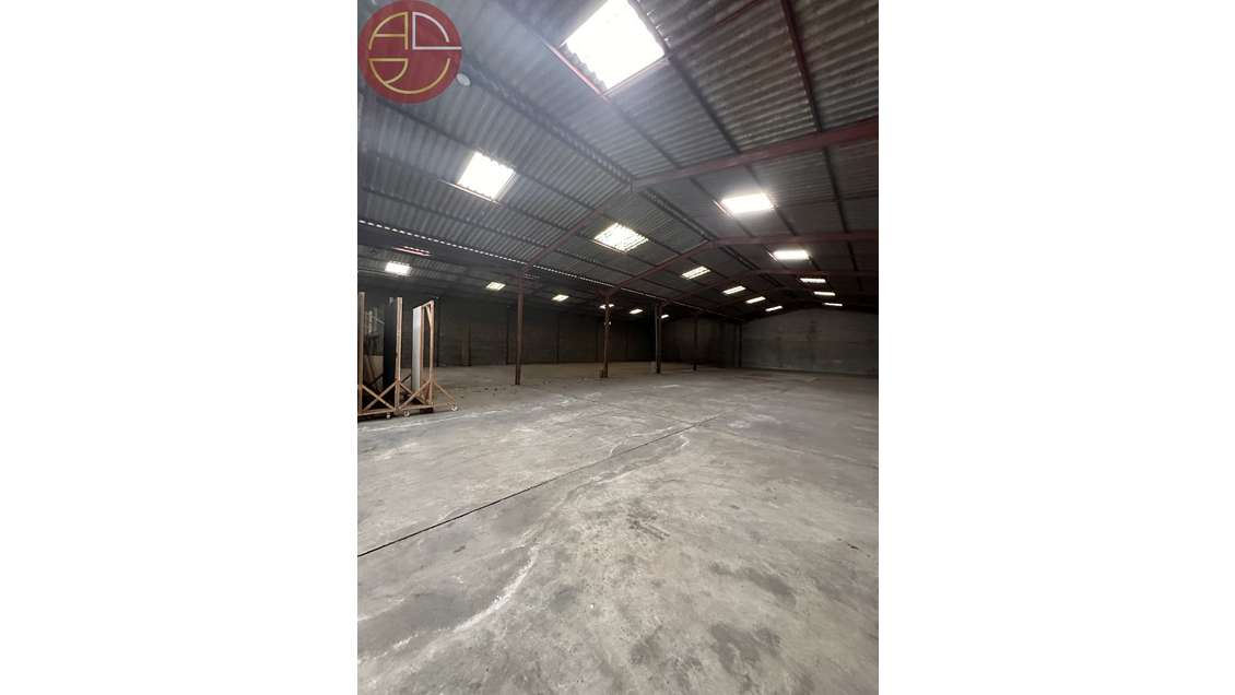 A louer entrepôt de 1205m² à Saint-Alban