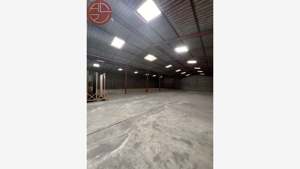 A louer entrepôt 1205m² en ZI à Saint-Alban