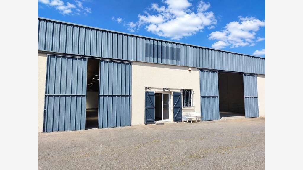 Entrepôt 1200m² sur 3000m² clos à Saint-Alban