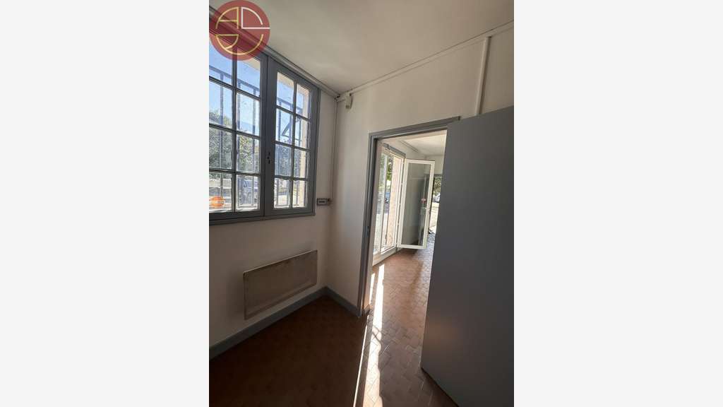 A louer entrepôt rénové de 1205m² à Saint-Alban