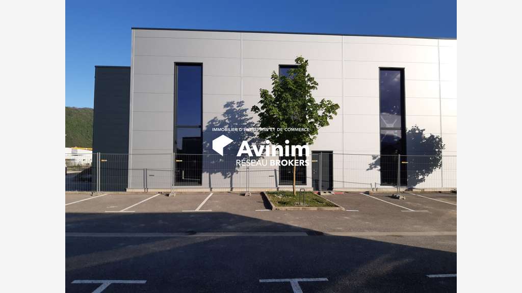 Local d'activité neuf 385m² à louer à Chambéry Sud