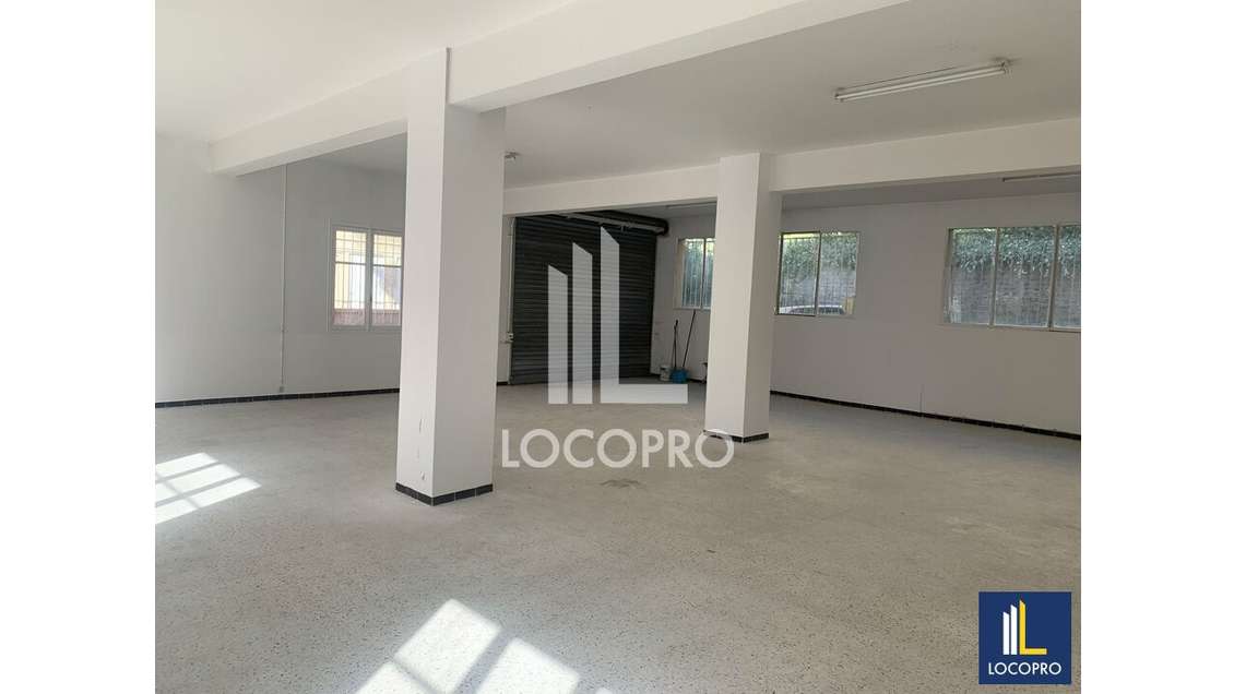 A louer local d'activité 141m² St-André-la-Roche