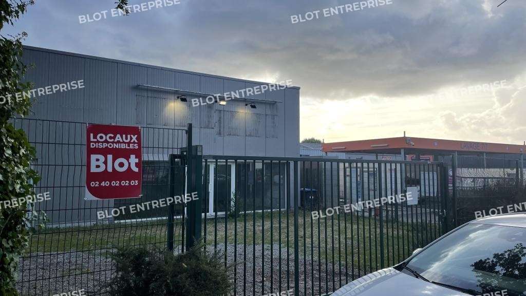 A louer locaux 196m² à Saint-André-des-Eaux