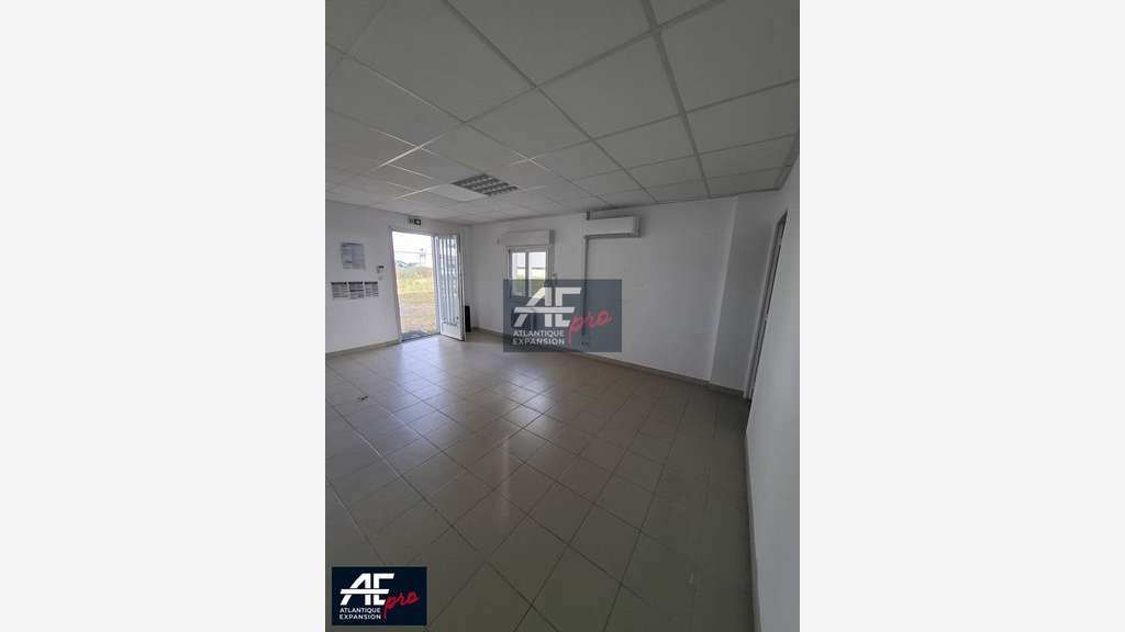 Local d'activités 171m² à Saint-André-des-Eaux