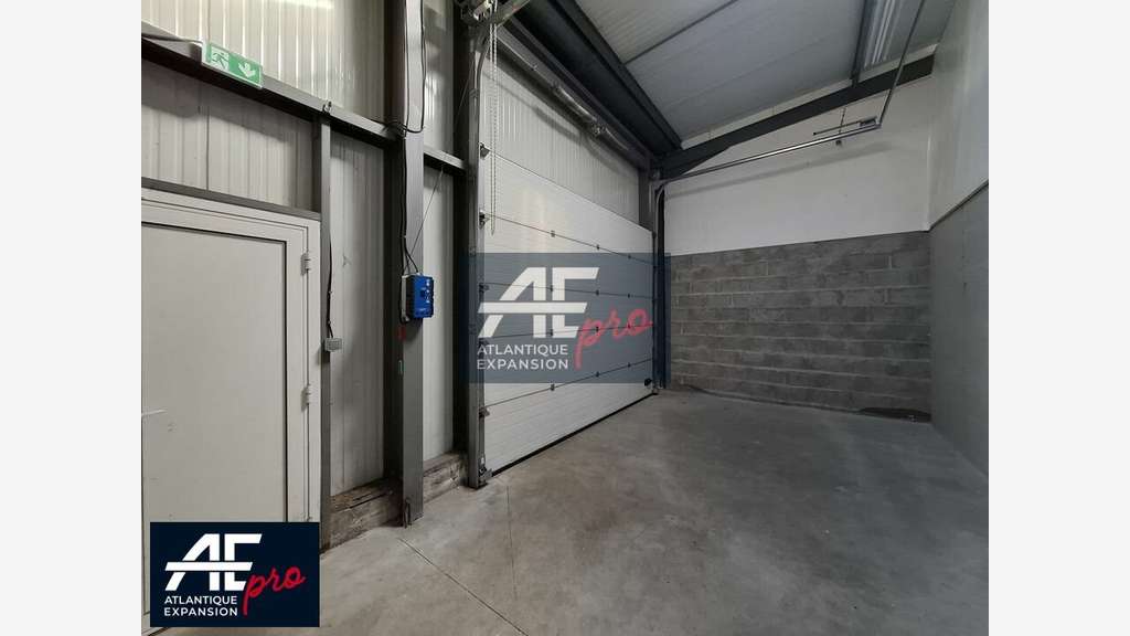 Local d'activités 171m² à Saint-André-des-Eaux