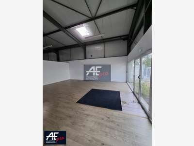Local d'activités 171m² à Saint-André-des-Eaux