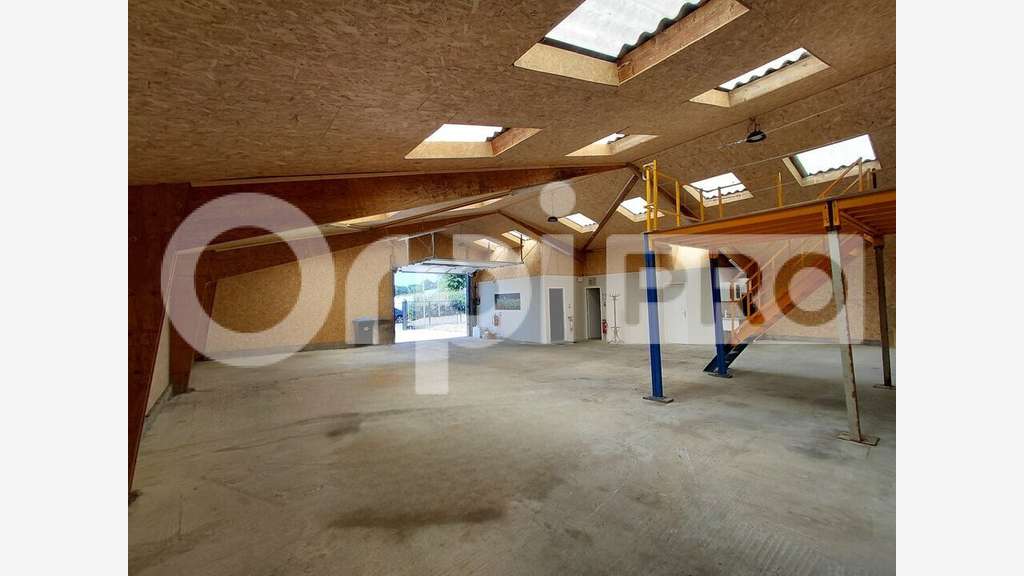 Loue entrepôt 240m² Zone de Brais Pédras Guérande