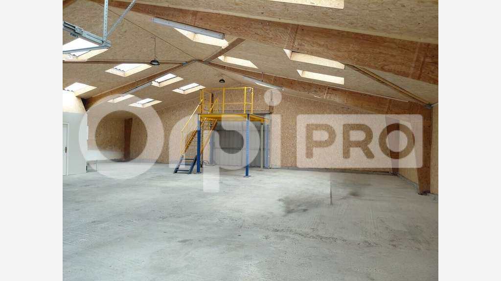 Loue entrepôt 240m² Zone de Brais Pédras Guérande