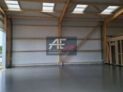 A louer bâtiment de 239m² ZA Saint-André-des-Eaux
