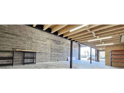 Location Locaux d'activités - Entrepôts à Montréverd