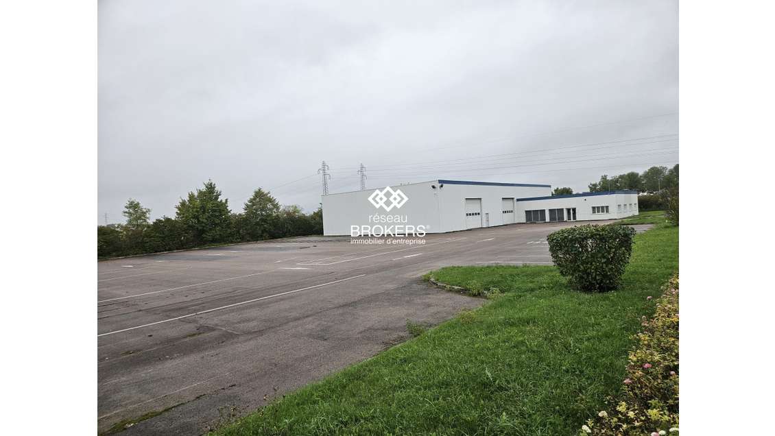 A louer entrepôt de 1278m² en za Saint Apollinaire