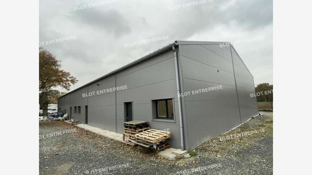 A louer cellules activités de 130m² à Saint-Armel
