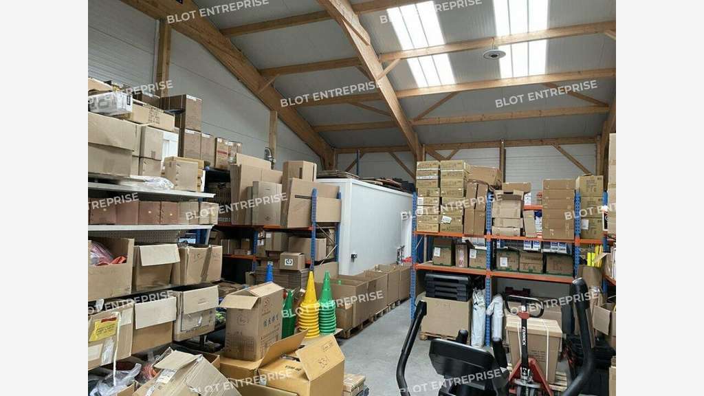 A louer cellules activités de 130m² à Saint-Armel