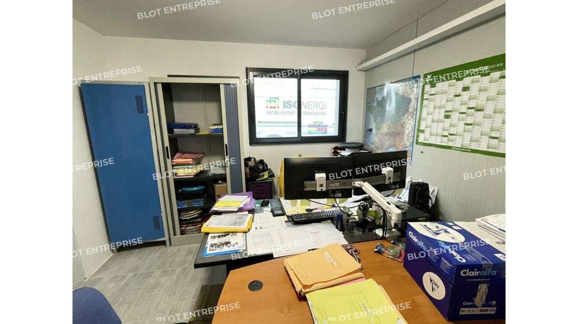 À LOUER - CELLULE ACTIVITES - 130 m² - SAINT-ARMEL