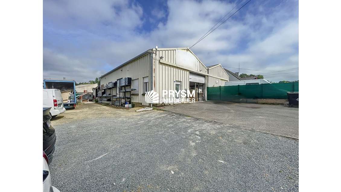 A louer local 242m² à Saint-Aubin-d'Aubigné