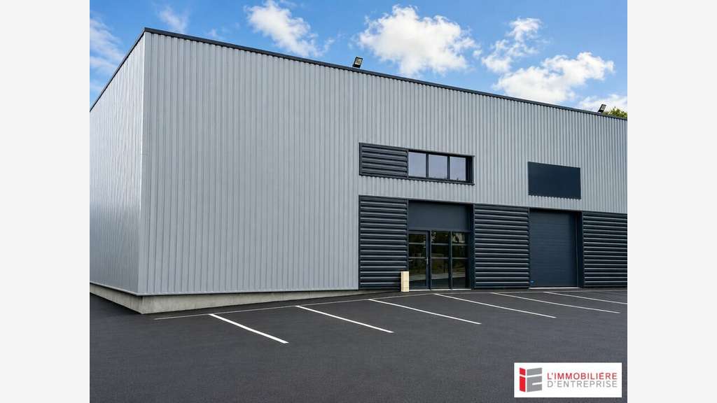 Loue local d'activité 250m² Saint-Aubin-du-Cormier