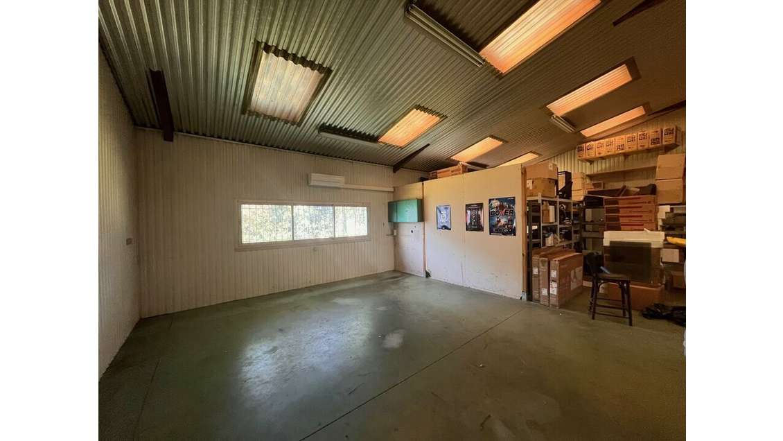 Local d'activité à louer 240 m² à Saint-Avé