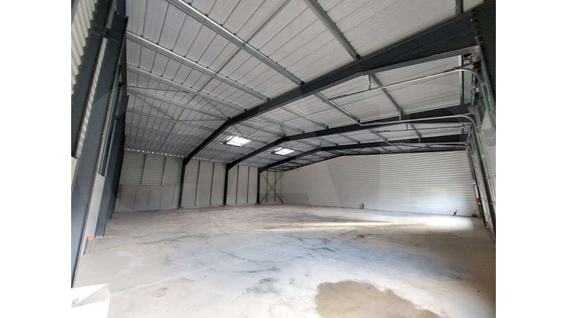 A louer local d’activité neuf de 350m² à Vannes