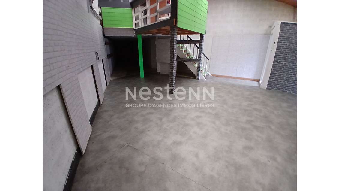 A louer local d'activité 75m² sur St-Avé Kermelin