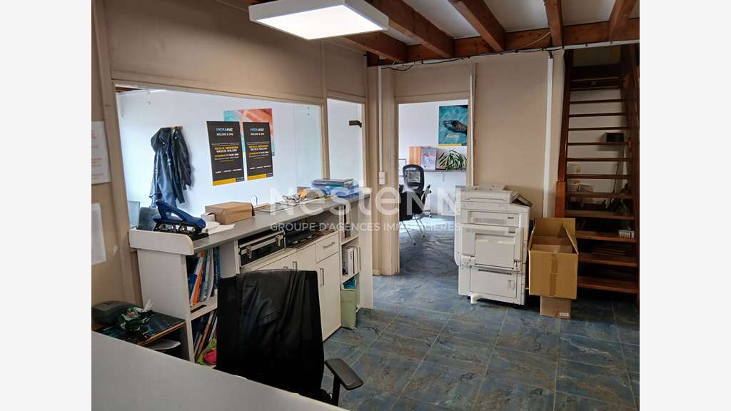 A louer local commercial 450m² Vannes Ouest