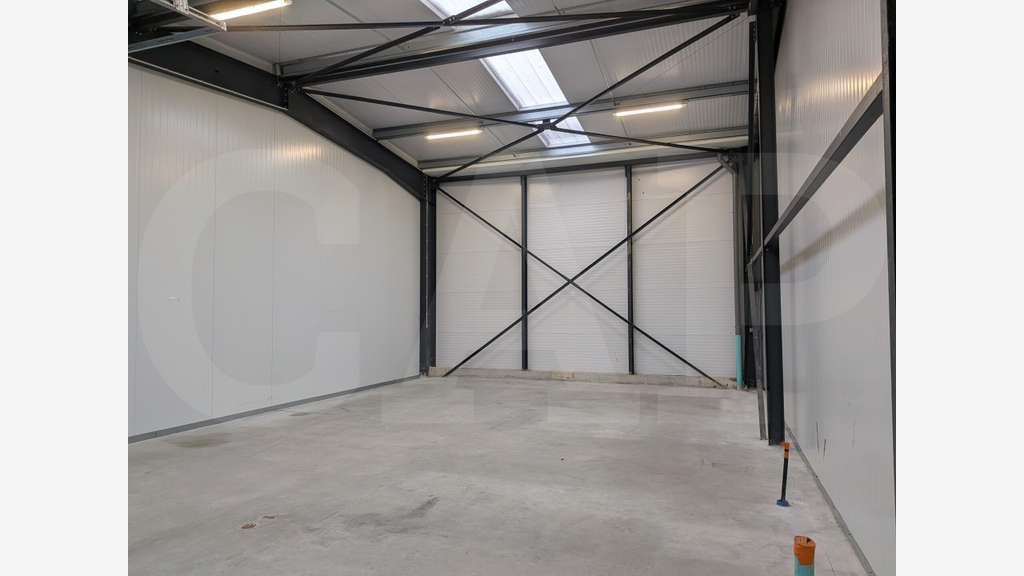 A louer bâtiment d'activités de 100m² à Saint-Avé
