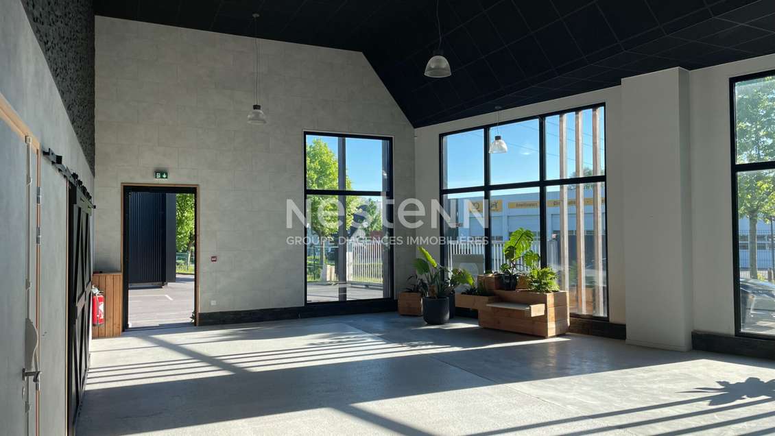 Local d'activité à louer 220m² en ZA à Saint-Avé