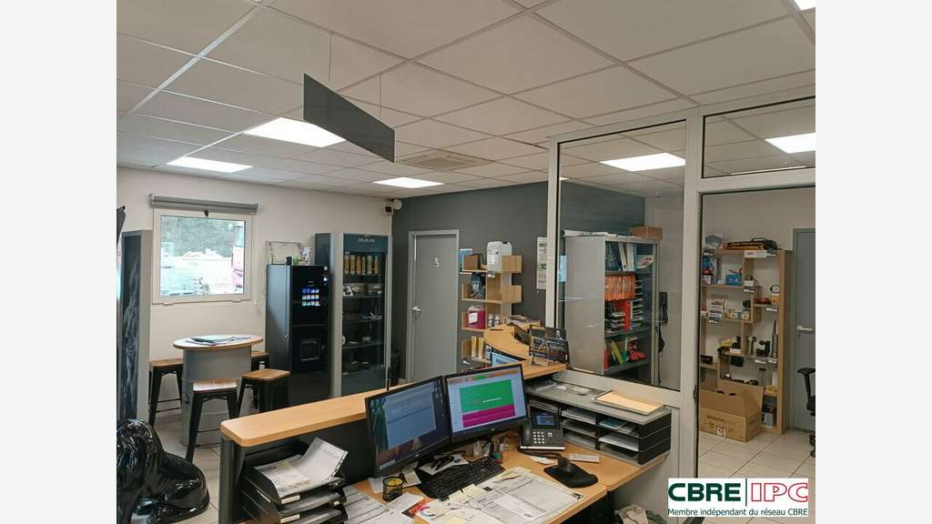 Location local d'activés 840m² à Saint-Avit