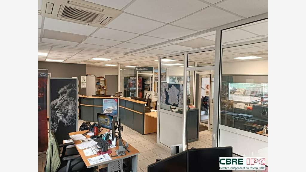 Location local d'activés 840m² à Saint-Avit