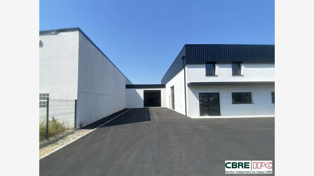 Location local d'activités 145m² ZA de Mamoura