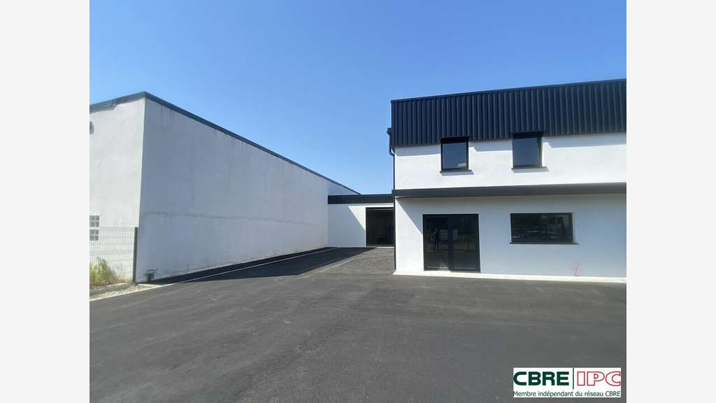 Location local d'activités 145m² ZA de Mamoura