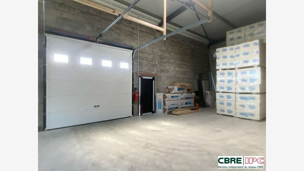 Location local d'activités 145m² ZA de Mamoura