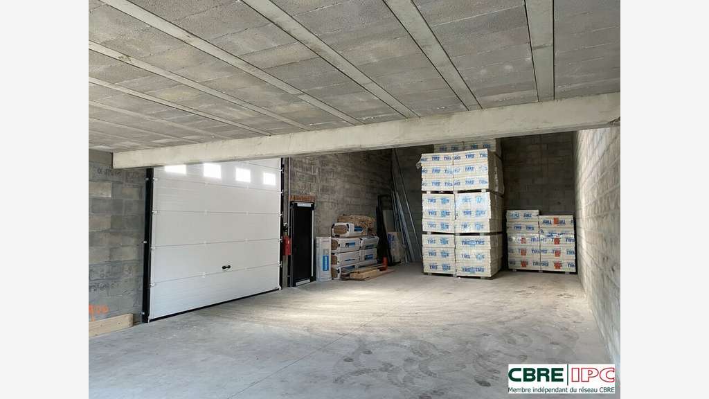 Location local d'activités 145m² ZA de Mamoura