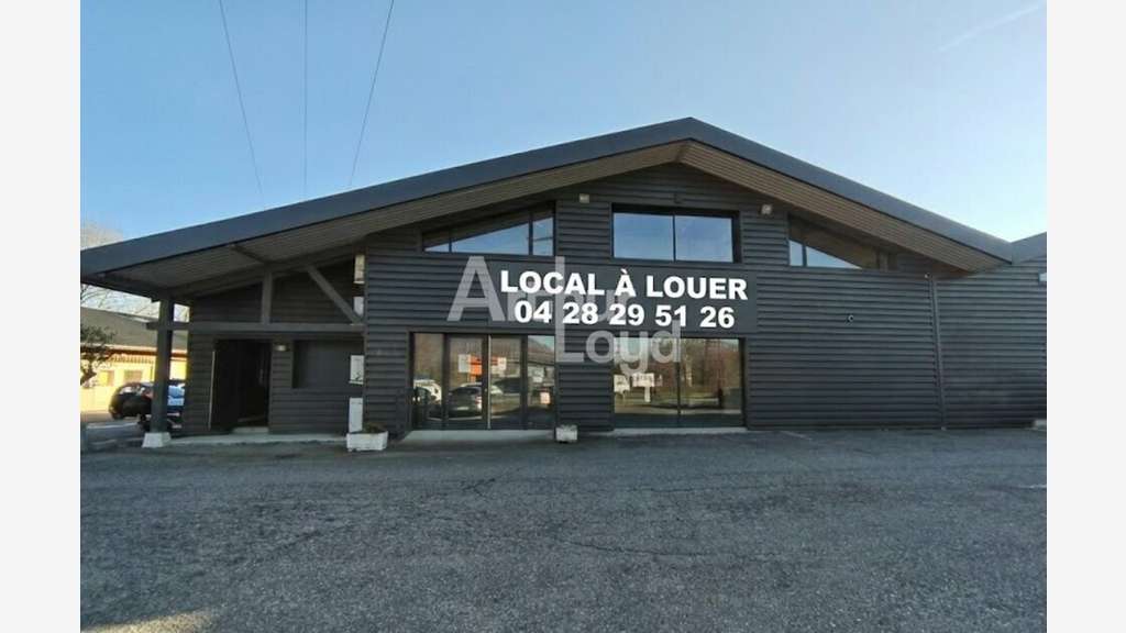 Local 565m² avec showroom à louer à Saint-Baldoph