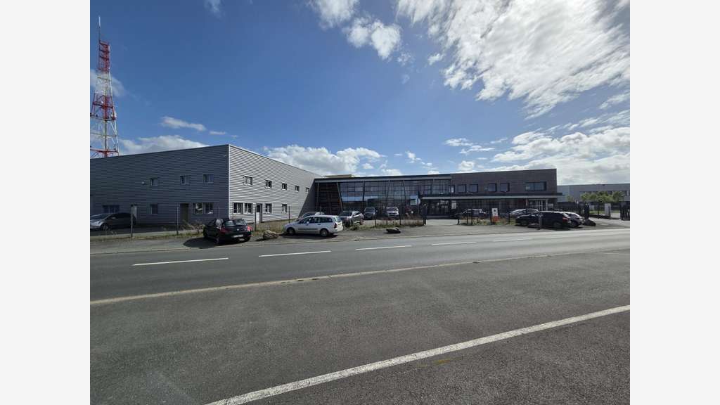 Ensemble industriel 6000m² à louer à Angers Est