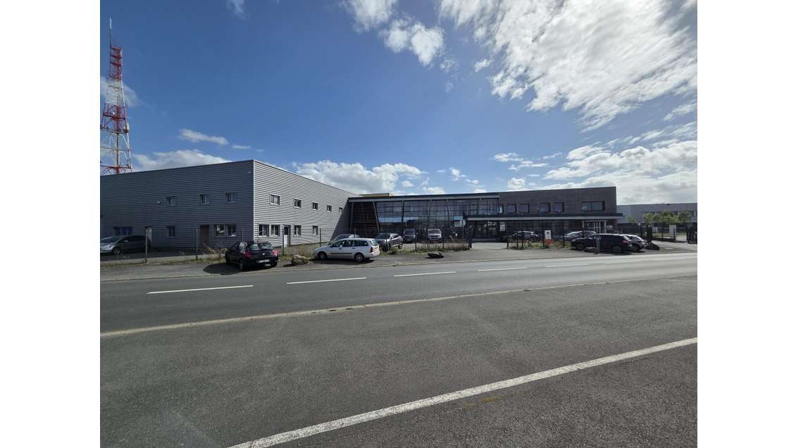 Ensemble industriel 6000m² à louer à Angers Est