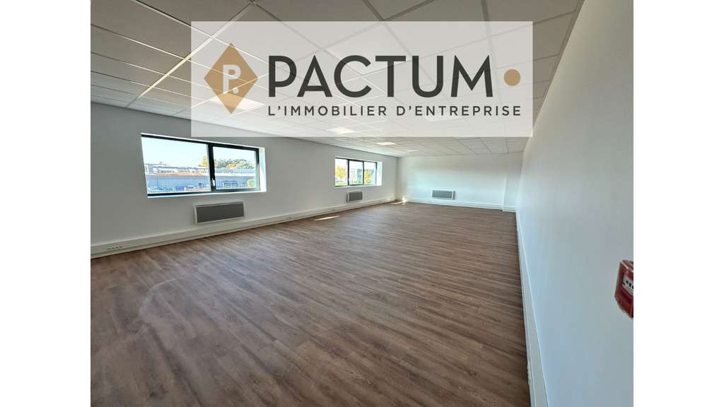 A louer cellule neuve à partir de 330m² Angers Est