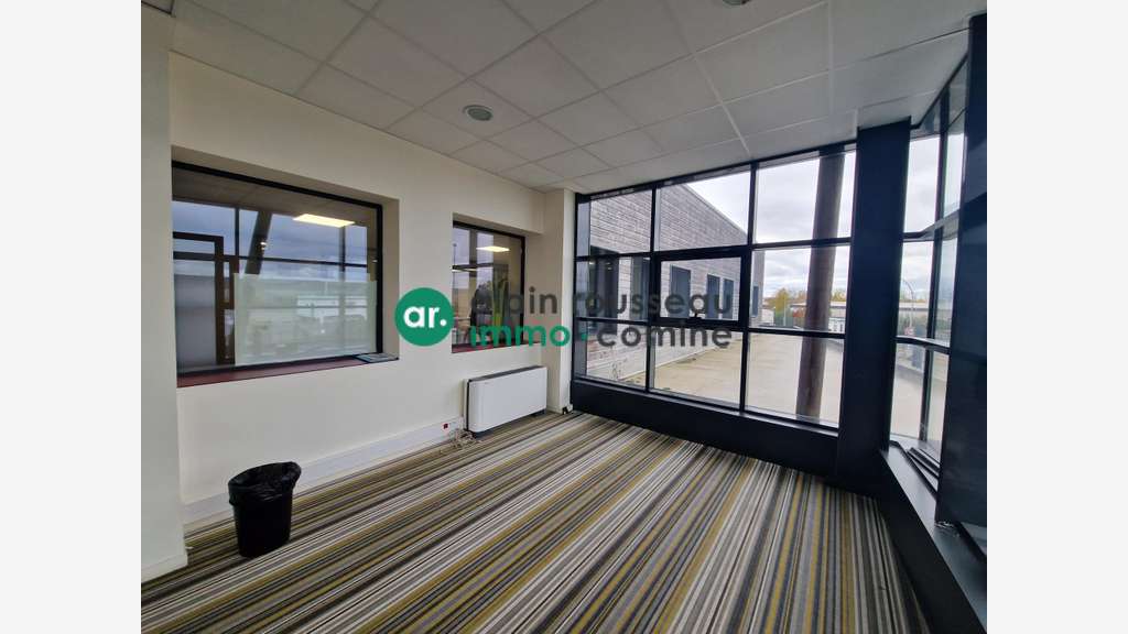 A louer locaux 6000m² St Barthelemy d' Anjou