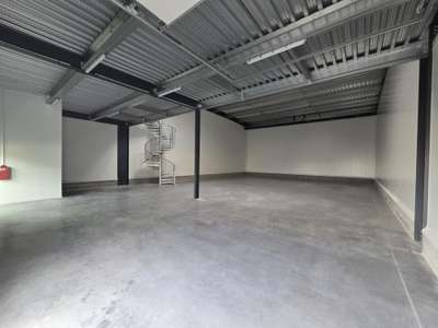 Local d'activité 334m² à louer sur Angers Est