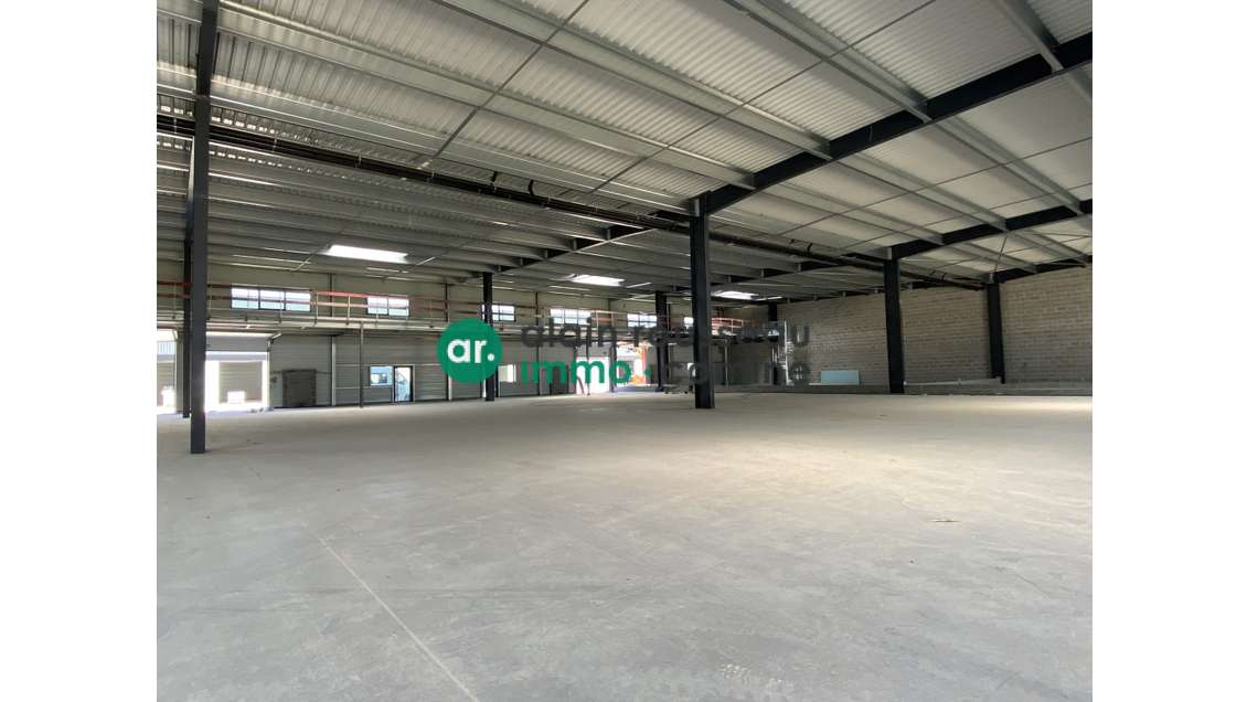 A louer cellule neuve 334m² St-Barthélemy-d'Anjou