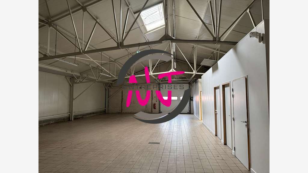 Loue local d'activité 516m² St Barthelemy d'Anjou 