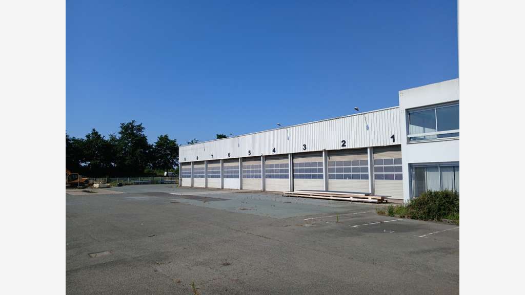 Locaux d'activité 2000m² à louer ZI Angers