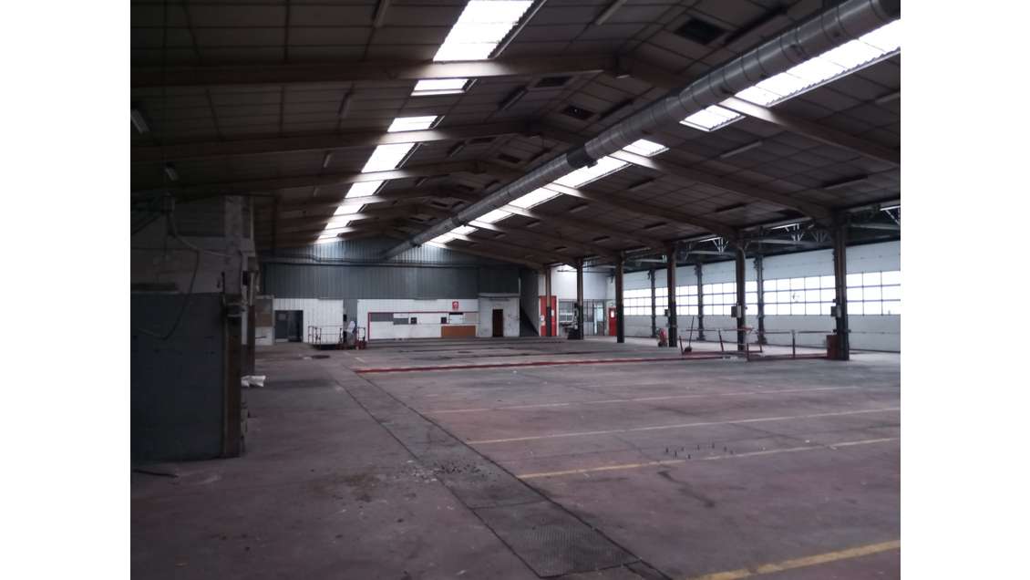 Locaux d'activité 2000m² à louer ZI Angers
