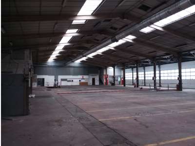 Locaux d'activité 2000m² à louer ZI Angers