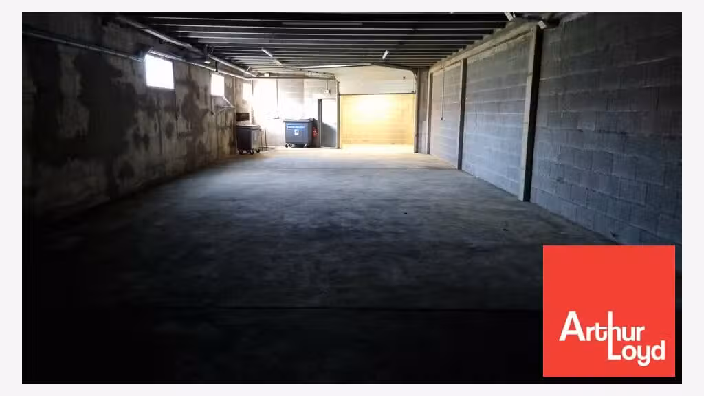 Local d'activité de 170m² à louer à Saint Benoit