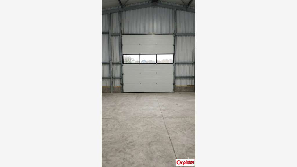 Loue local d'activité de 160m² en za Saint-Brandan