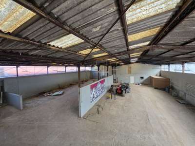 ENTREPÔT 1 000 m² + 4 000 m² DE STOCKAGE EXTÉRIEUR